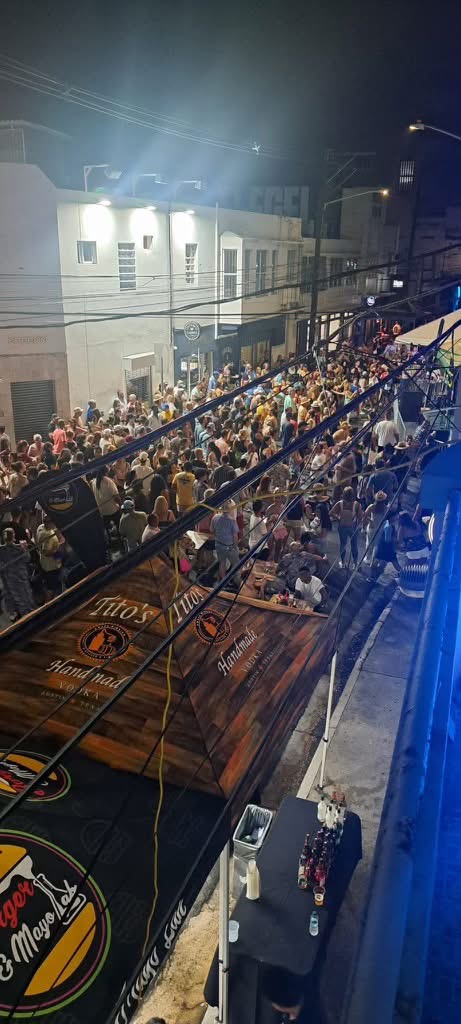 Crowds at the Calle Loiza Culinary event