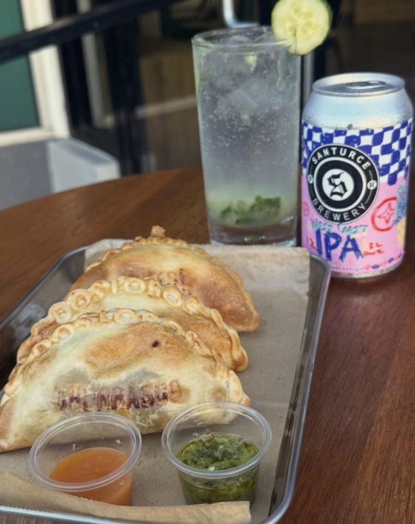 Dos Lobos Empanada Bar