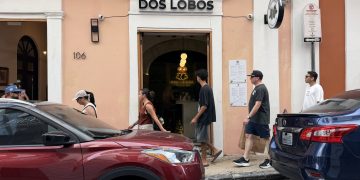 Dos Lobos Empanada Bar